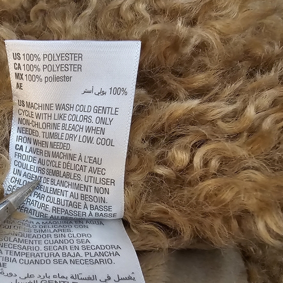 *Oake Home Faux Fur Throw 50" x 70" - Picture 5 of 8